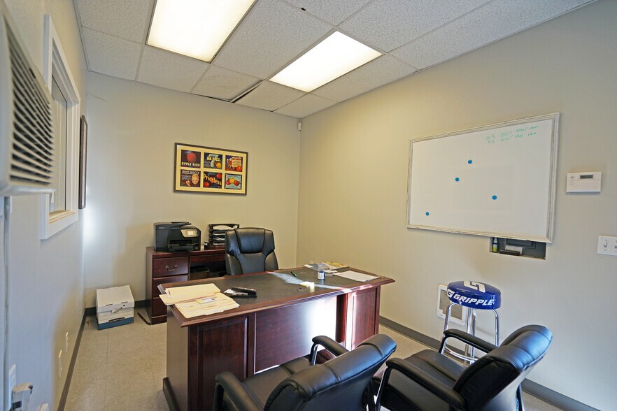 More Photos Of 2001 Ahtanum Rd, Yakima Warehouse For Lease