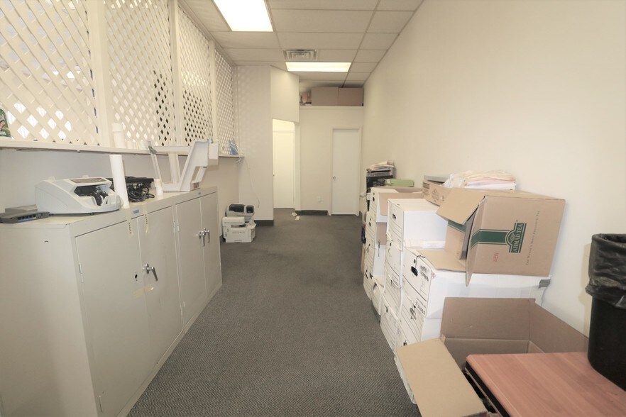 More Photos Of 421-423 Lakeview Ave, Clifton Storefront Retail Residential For Sale