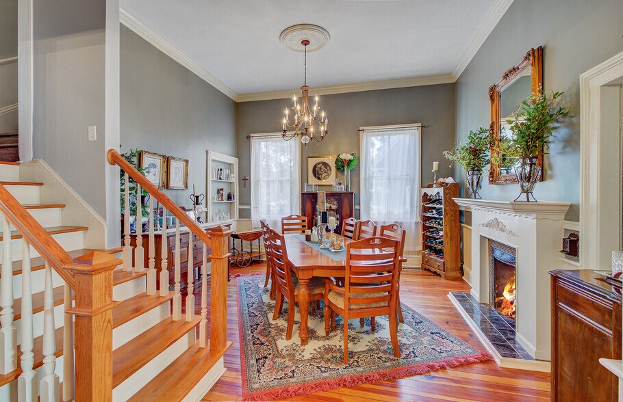 More Photos Of 112 S Magnolia St, Summerville Office Residential For Lease