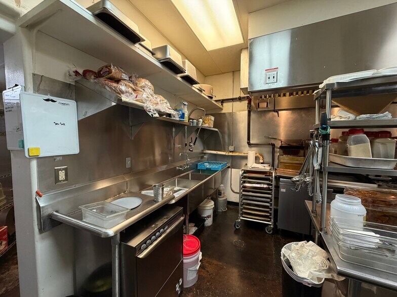 More Photos Of 615 Mena St, Mena Restaurant For Sale