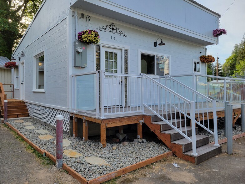 Primary Photo Of 311 NW Kerron Ave, Winlock Office Residential For Sale
