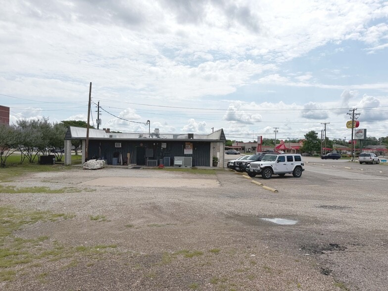 More Photos Of 6106 Wesley St, Greenville Restaurant For Sale