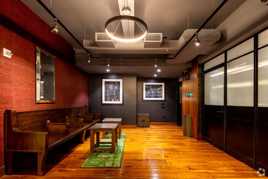 More Photos Of 230 Park Ave, New York Office For Lease