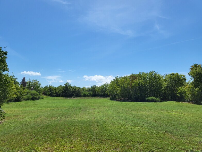 More Photos Of 333 24th St, San Leon Land For Sale