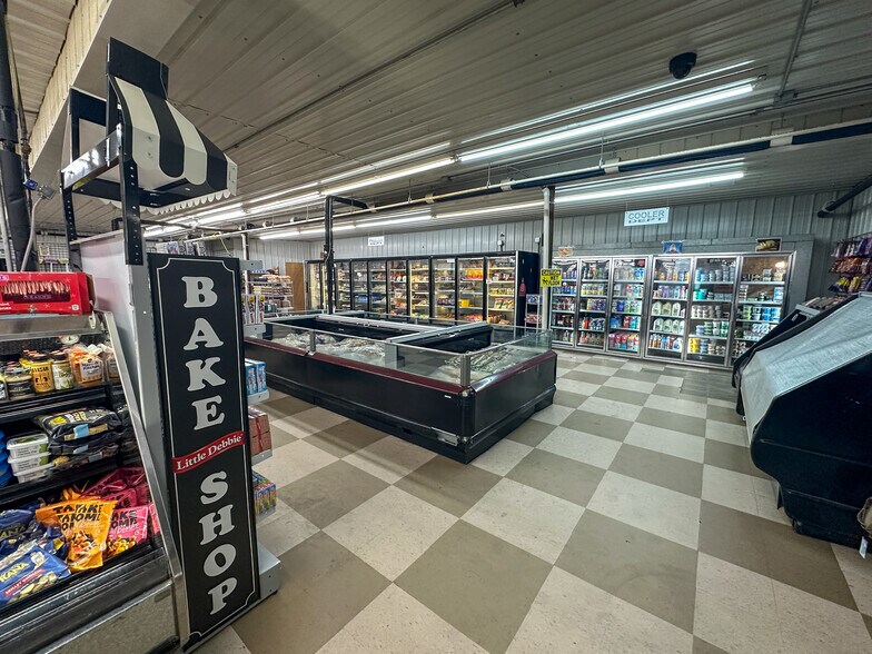 More Photos Of 6839 Outer Rd, Mountain Grove Supermarket For Sale