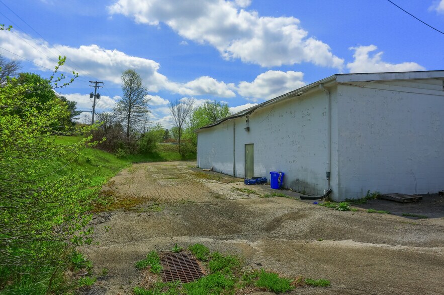 More Photos Of 3210 Wilmington Rd, New Castle Bowling Alley For Sale