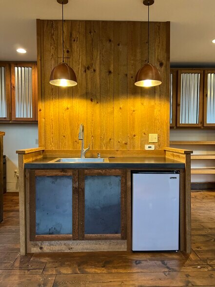 More Photos Of 10191 Donner Pass Rd, Truckee Freestanding For Lease
