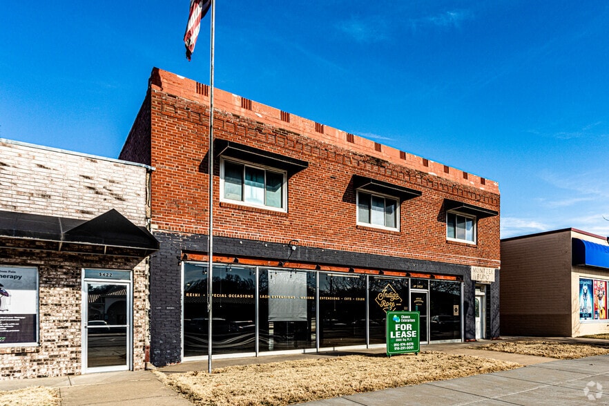 More Photos Of 5420 Johnson Dr, Mission Storefront Retail Office For Lease