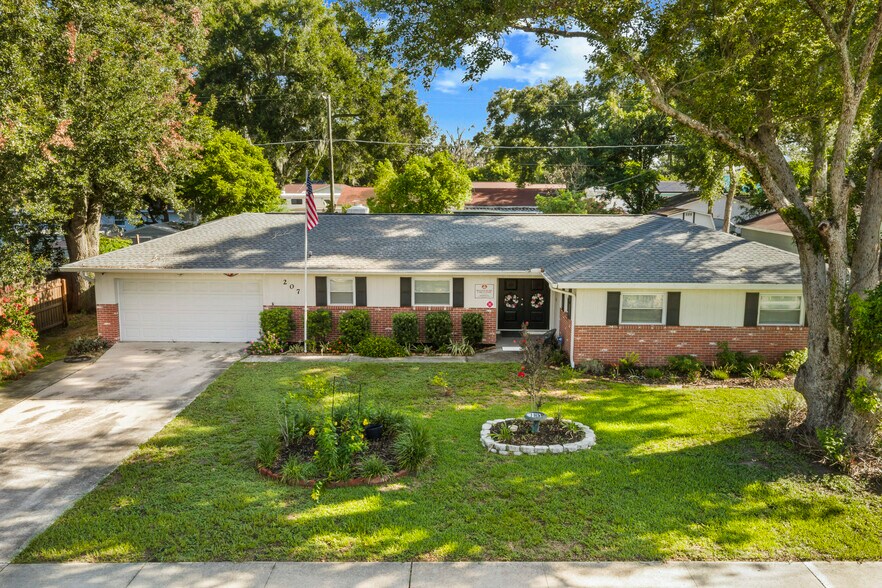 More Photos Of 207 W Wheeler Rd, Seffner Assisted Living For Sale