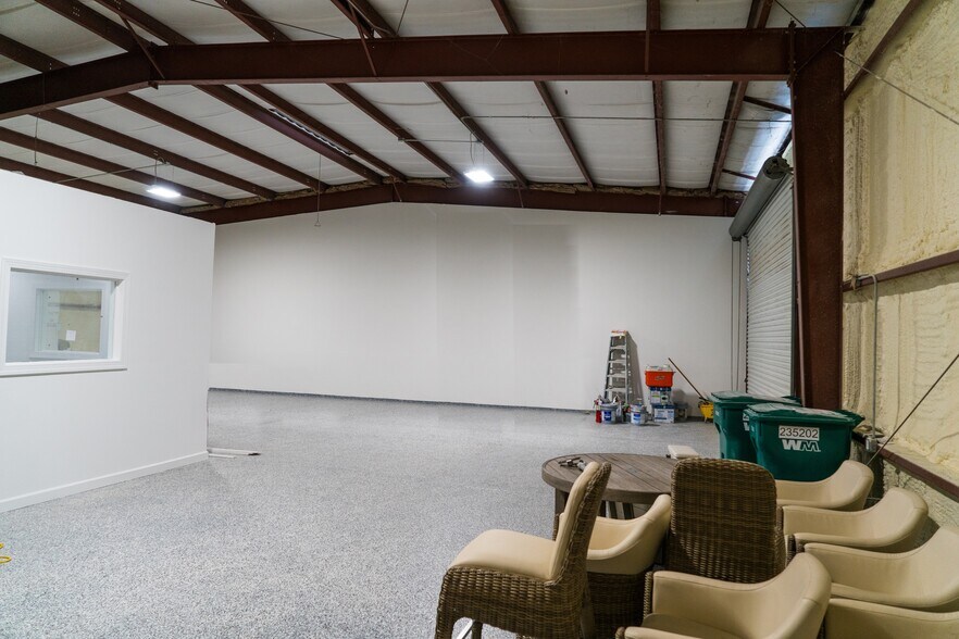 More Photos Of 3209 Van Buren Ave, Naples Manufacturing For Sale