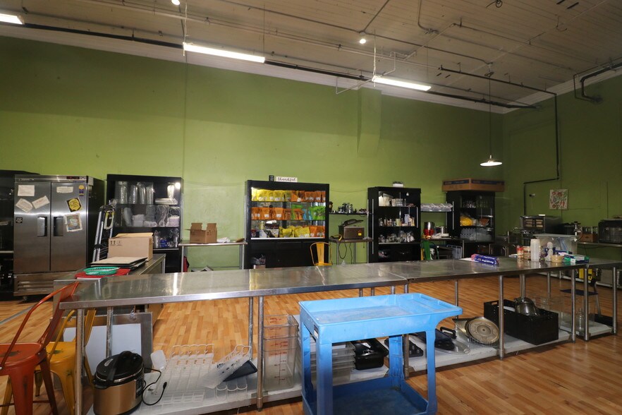 More Photos Of 305 8th St, Augusta Freestanding For Sale