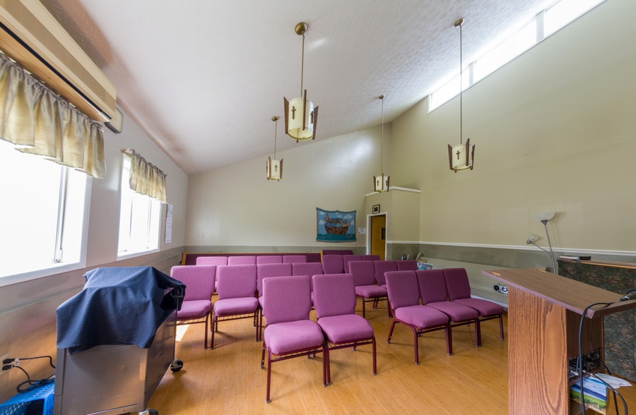 More Photos Of 1274 Penfield Center Rd, Penfield Religious Facility For Sale