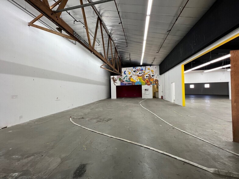 More Photos Of 3049 La Cienega Blvd, Culver City Warehouse For Lease