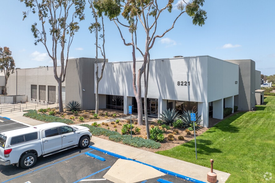 More Photos Of 8221 Arjons Dr, San Diego Warehouse For Lease