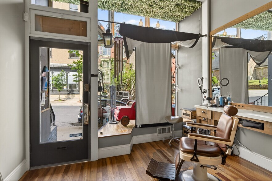 More Photos Of 27 S Main St, Phoenixville Storefront Retail Residential For Lease