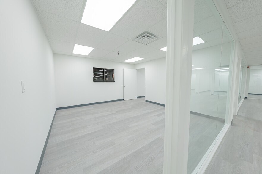 More Photos Of 5255 NW 159th St, Miami Lakes Distribution For Lease