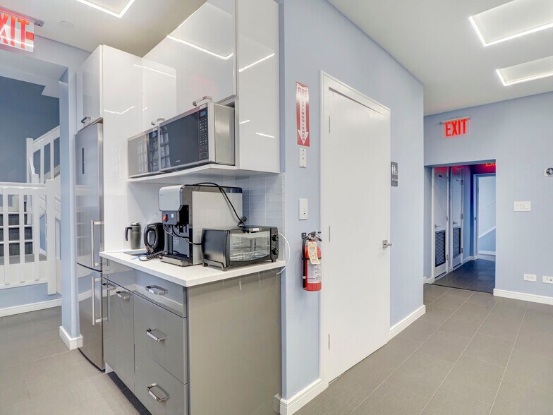 More Photos Of 158 Bergen Tpke, Ridgefield Park Medical For Lease