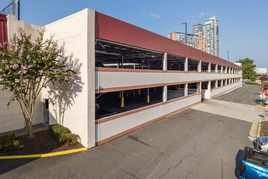 More Photos Of 2034 Eisenhower Ave, Alexandria Office For Lease