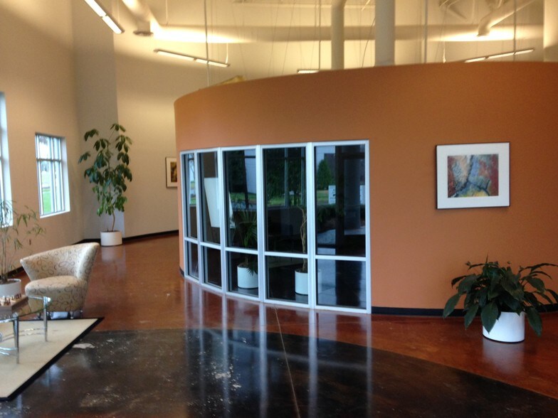 More Photos Of 9820 Northcross Center Ct, Huntersville Office For Lease