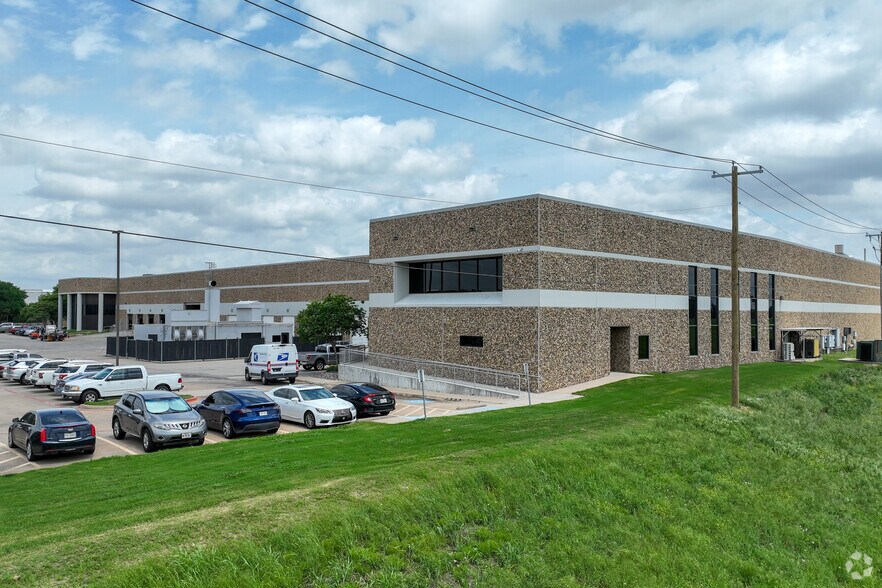 Primary Photo Of 1615 Diplomat Dr, Carrollton Warehouse For Lease
