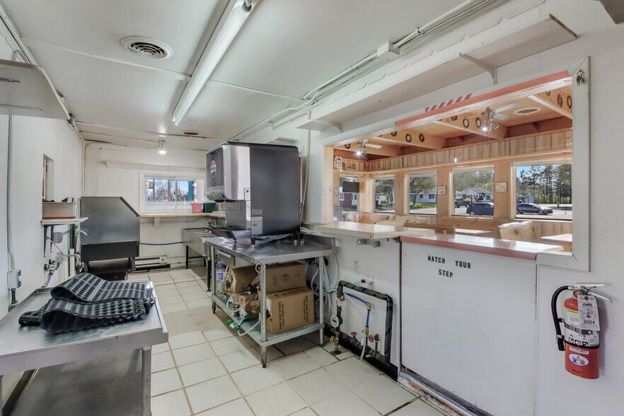 More Photos Of 410 2nd St, Chetek General Retail For Sale