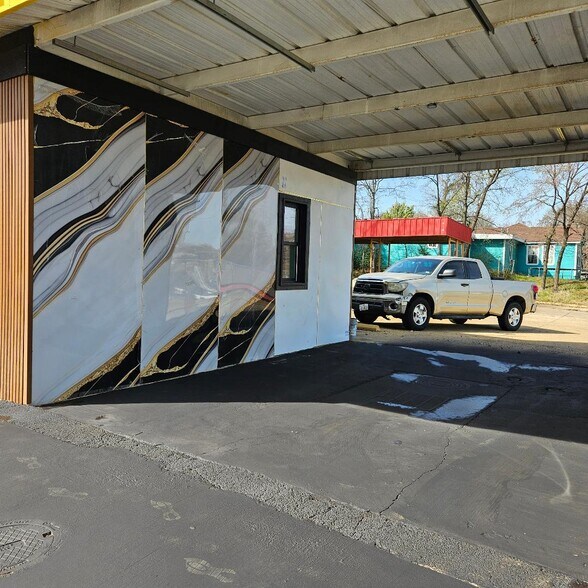 More Photos Of 1116 Gentry Pkwy, Tyler General Retail For Lease