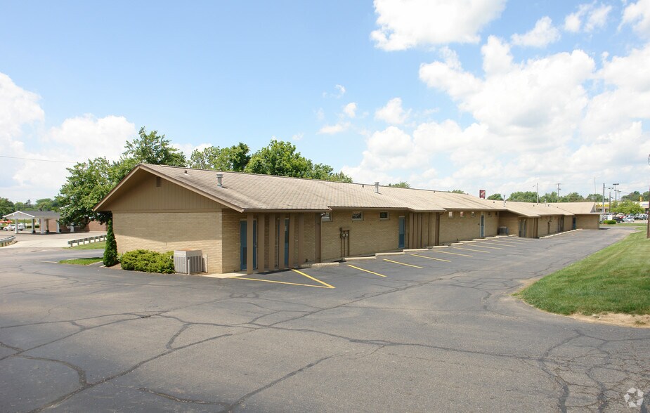 More Photos Of 812 Coshocton Ave, Mount Vernon Medical For Lease
