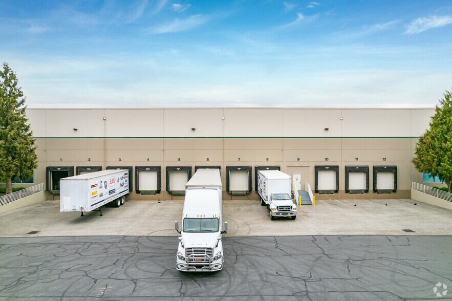 More Photos Of 5220-5232 NE 152nd Pl, Portland Warehouse For Lease