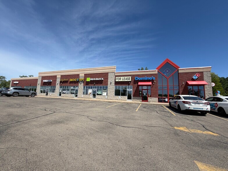 More Photos Of 1020 W Fulton St, Waupaca Freestanding For Lease