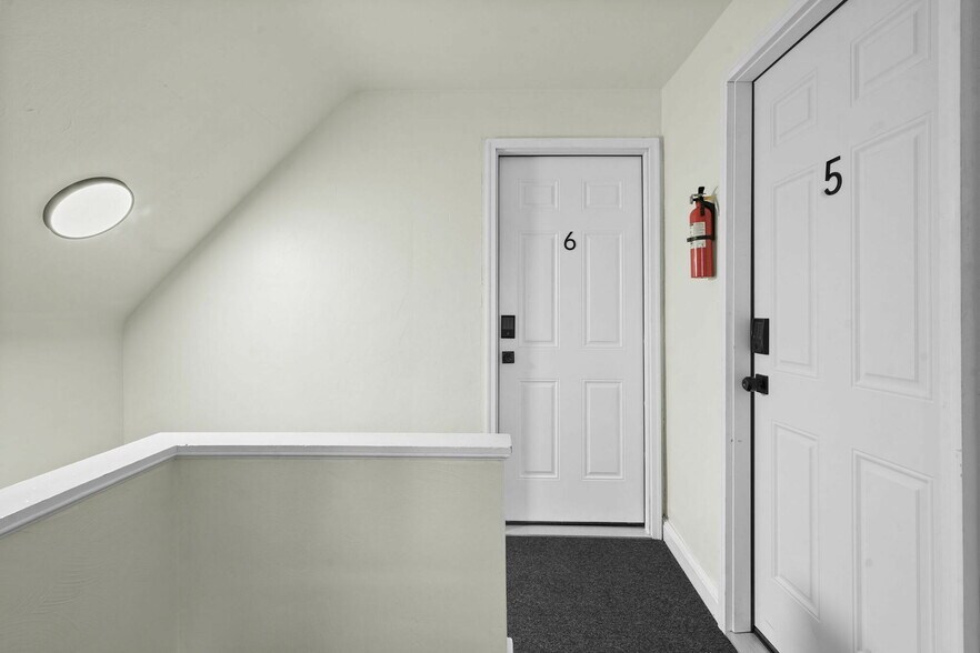 More Photos Of 101 Pennsylvania Ave, Binghamton Apartments For Sale