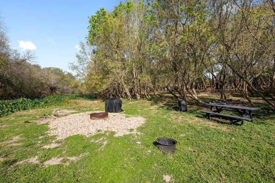 More Photos Of 2004 Caldwell Ln, Del Valle Land For Sale