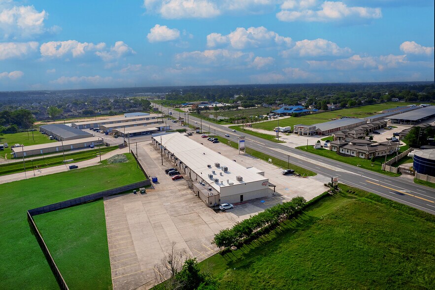 More Photos Of 4700-4750 Fm-2920, Spring Unknown For Lease