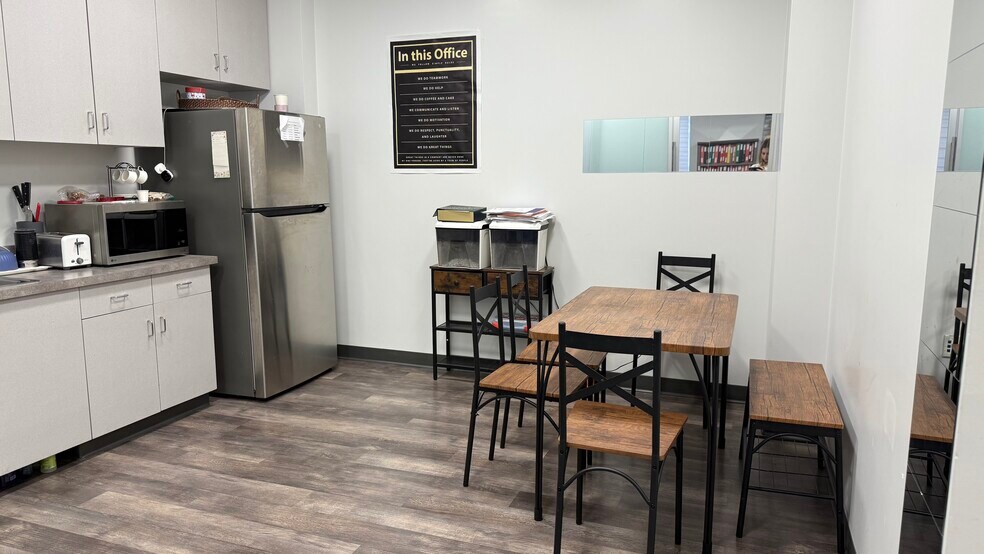 More Photos Of 535 N Brand Blvd, Glendale Office For Lease