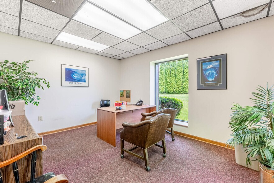 More Photos Of 610 N Main St, Springboro Medical For Lease