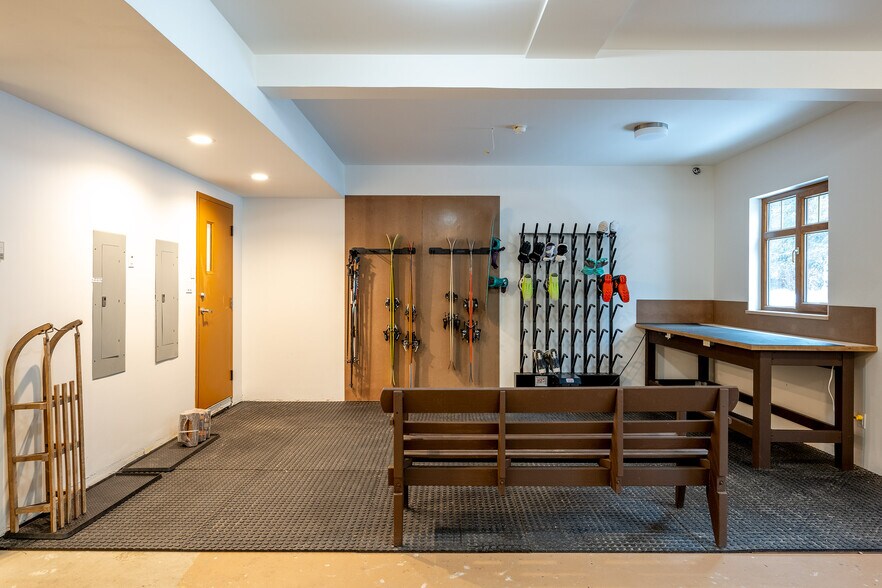 More Photos Of 3012 Alpine Cres, Whistler Hospitality For Sale