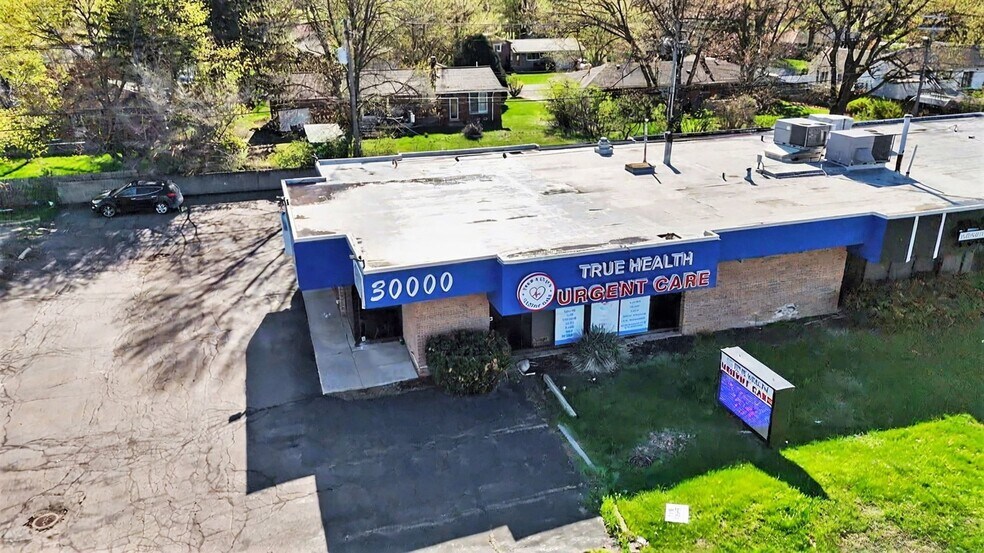 More Photos Of 30000 Orchard Lake Rd, Farmington Medical For Lease