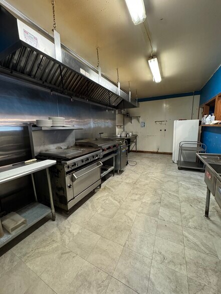 More Photos Of 150 Rockdale Rd, Follansbee Storefront For Lease