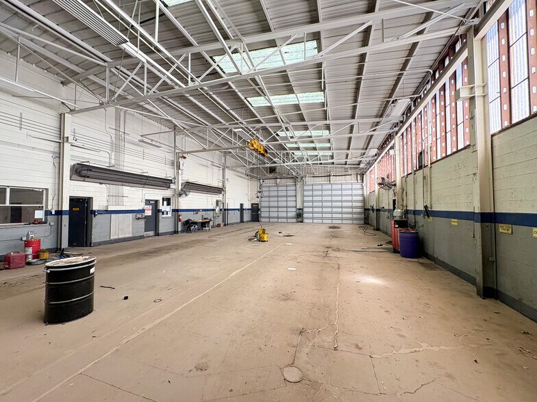 More Photos Of 9200 Central Ave SW, Albuquerque Warehouse For Sale