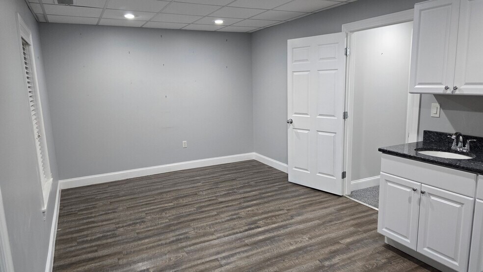 More Photos Of 80 Washington St, Norwell Office For Sale