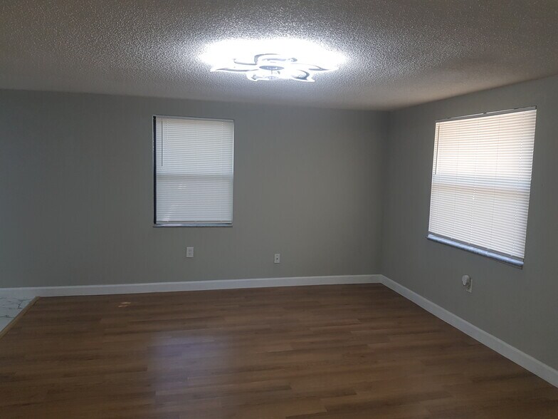 More Photos Of 311 58th Ave E, Bradenton Apartments For Sale