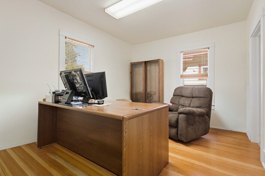 More Photos Of 220 Oak Ave, Eaton Storefront For Sale