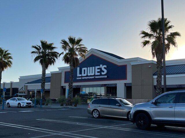 More Photos Of 39176-39532 10th St W, Palmdale Unknown For Lease