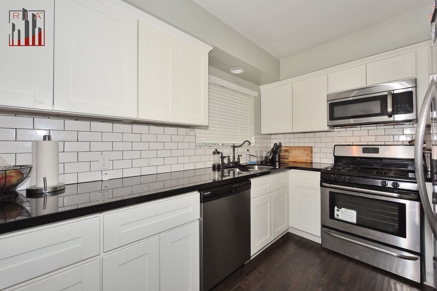 More Photos Of 3662 Fredonia Dr, Los Angeles Apartments For Sale