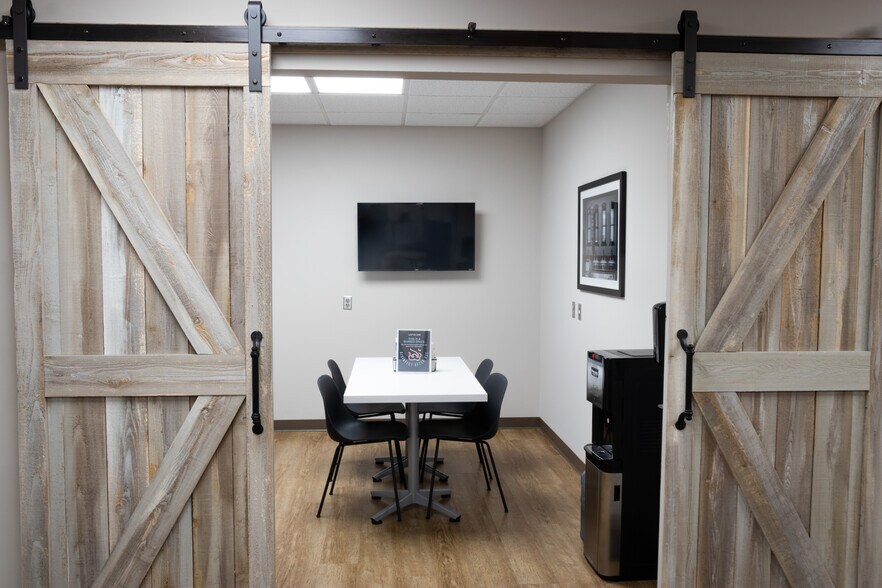 More Photos Of 201 Cahaba Valley Pky, Pelham Office For Lease