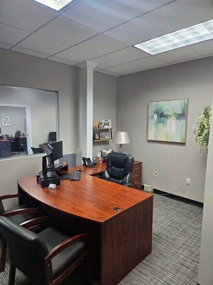 More Photos Of 21620-21628 Midland Dr, Shawnee Office For Lease