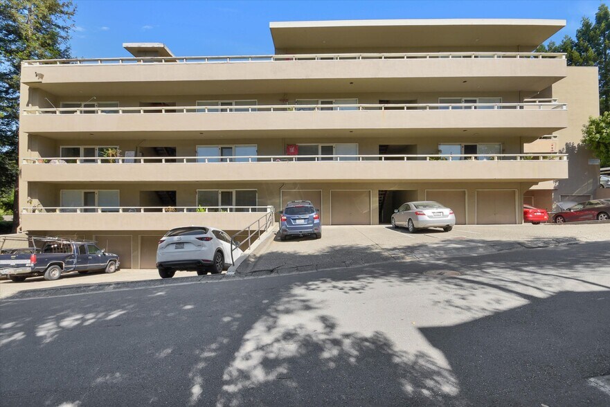 Primary Photo Of 1118 Sir Francis Drake Blvd, Kentfield Apartments For Sale