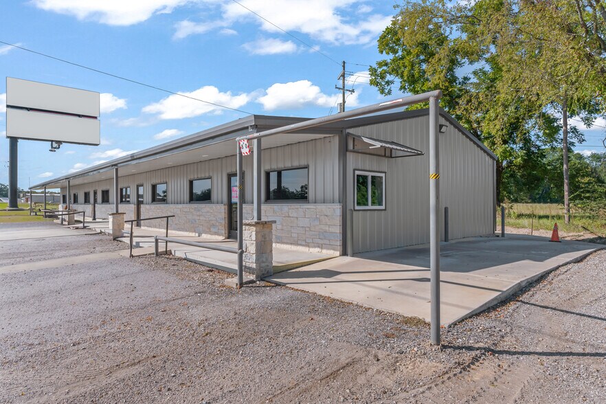 More Photos Of 15996 Highway 80, Edgewood Flex For Sale