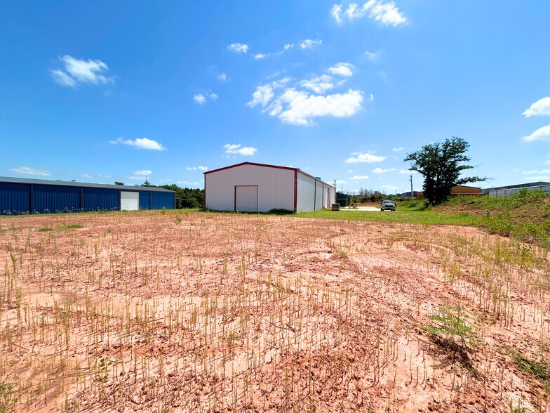 More Photos Of 11535 Maui Ln, Edmond Warehouse For Sale