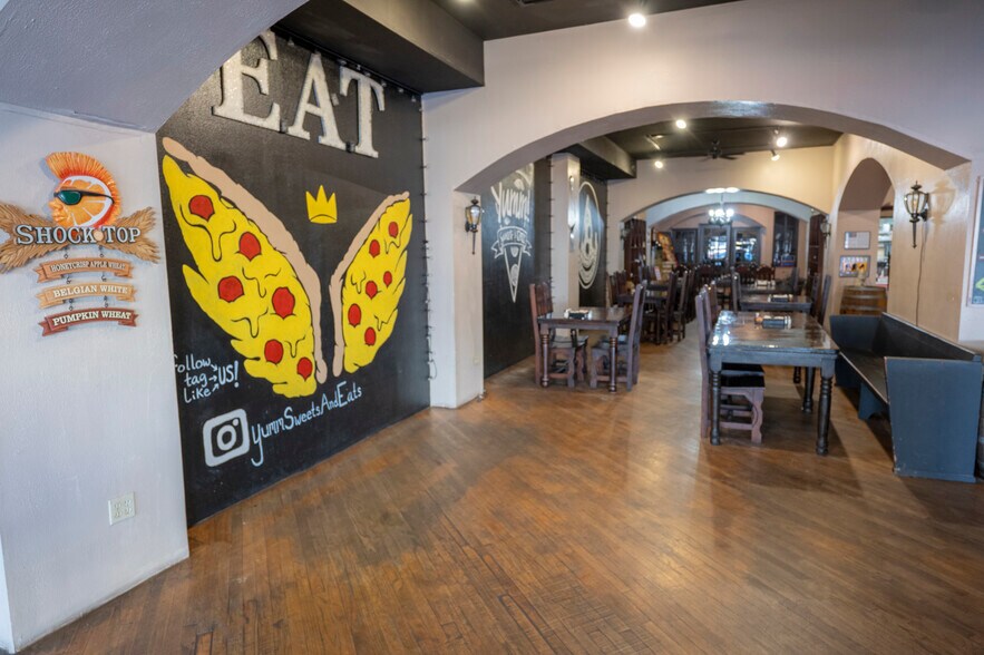 More Photos Of 104 E Alamo St, Brenham Storefront Retail Residential For Sale