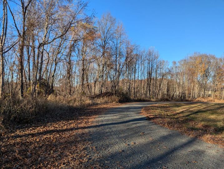 More Photos Of 81 Trigo Dr, Middletown Warehouse For Lease